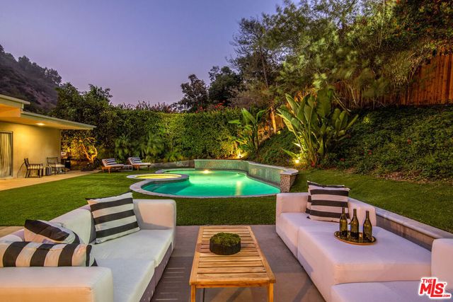 1922 N Beverly Drive, Beverly Hills, CA 90210