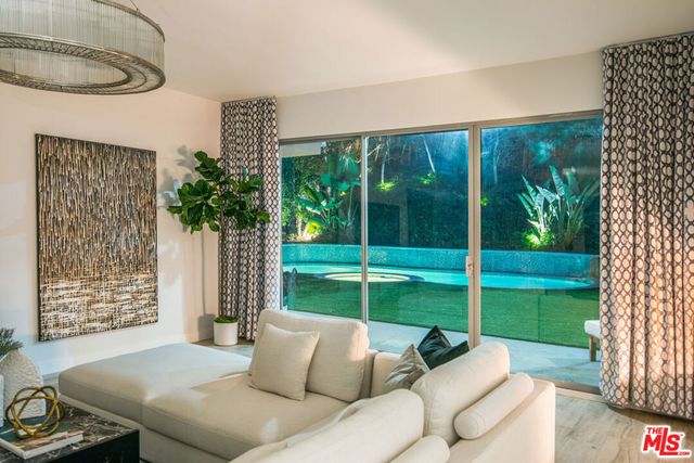 1922 N Beverly Drive, Beverly Hills, CA 90210
