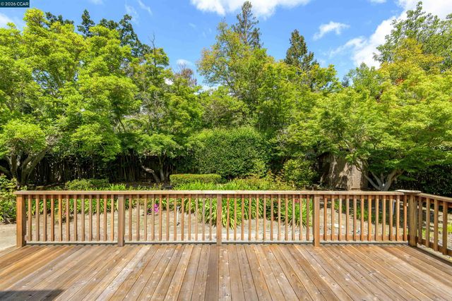 112 Richard Ln, Walnut Creek, CA 94595