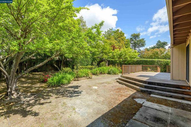 112 Richard Ln, Walnut Creek, CA 94595