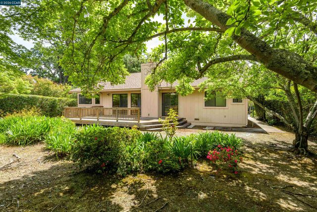 112 Richard Ln, Walnut Creek, CA 94595