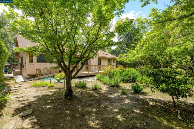 112 Richard Ln, Walnut Creek, CA 94595
