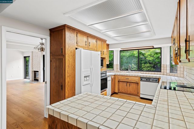 112 Richard Ln, Walnut Creek, CA 94595
