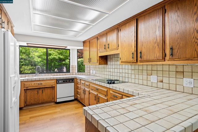 112 Richard Ln, Walnut Creek, CA 94595