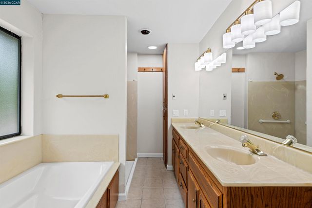 112 Richard Ln, Walnut Creek, CA 94595