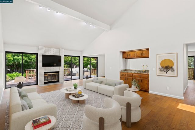 112 Richard Ln, Walnut Creek, CA 94595