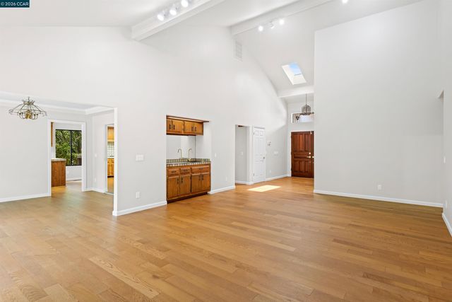 112 Richard Ln, Walnut Creek, CA 94595