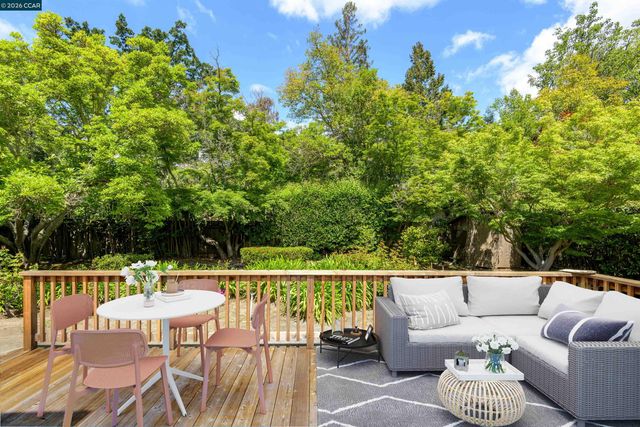 112 Richard Ln, Walnut Creek, CA 94595