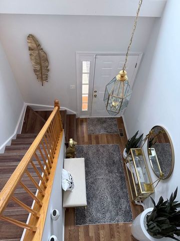 2727 Borkshire Lane, Aurora, IL 60502