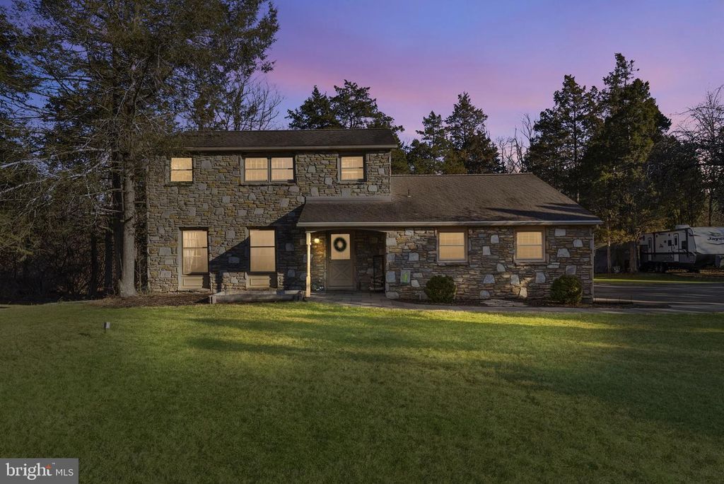 2814 HEATHER DR, Harleysville, PA 19438