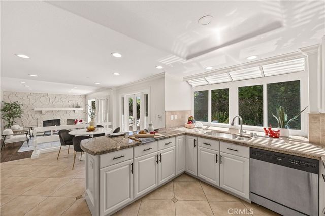 16 Harrisburg, Irvine, CA 92620