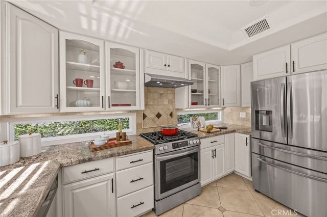 16 Harrisburg, Irvine, CA 92620