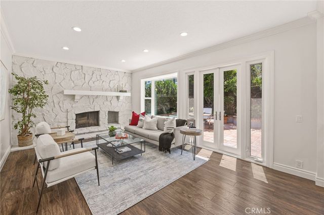 16 Harrisburg, Irvine, CA 92620