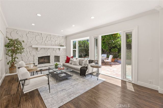 16 Harrisburg, Irvine, CA 92620