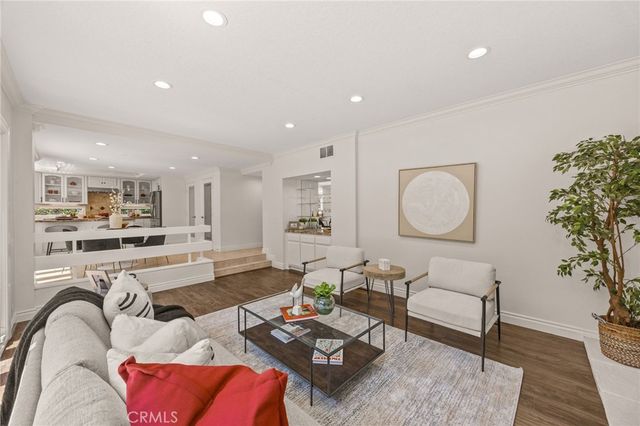 16 Harrisburg, Irvine, CA 92620