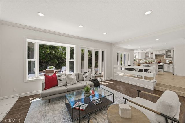 16 Harrisburg, Irvine, CA 92620