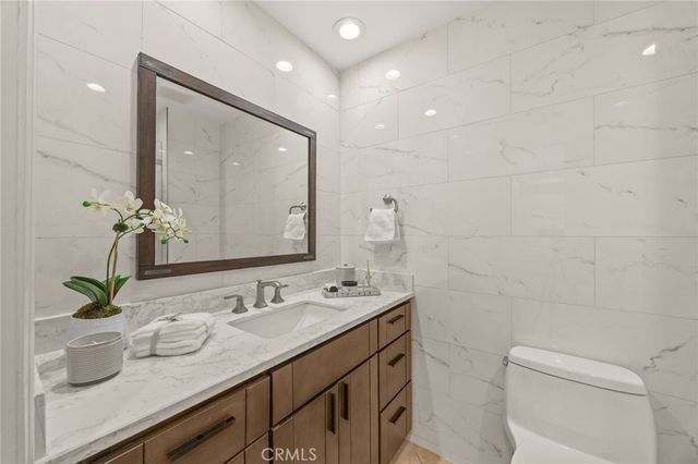 16 Harrisburg, Irvine, CA 92620
