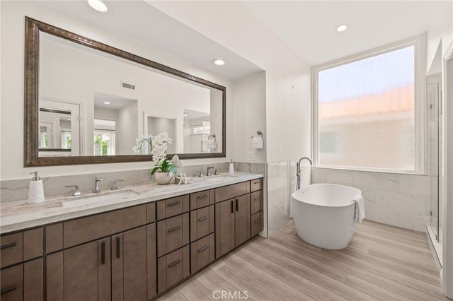 16 Harrisburg, Irvine, CA 92620