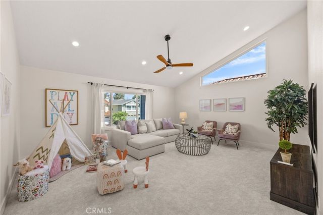 16 Harrisburg, Irvine, CA 92620