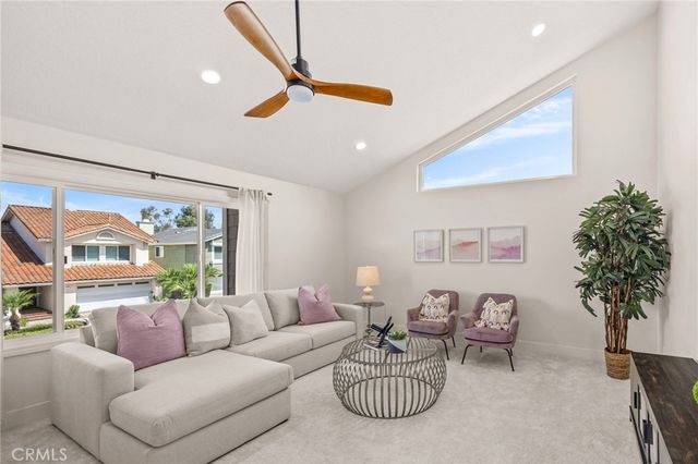 16 Harrisburg, Irvine, CA 92620