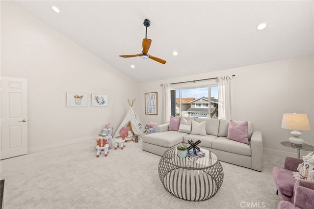 16 Harrisburg, Irvine, CA 92620