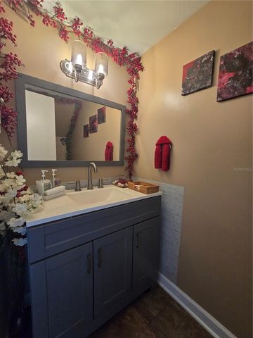 6305 NEWTOWN CIRCLE 5B4, Tampa, FL 33615