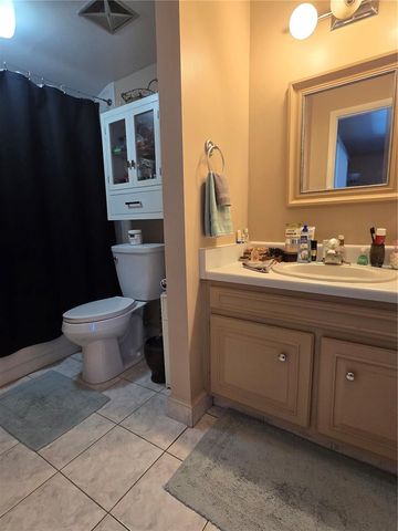 6305 NEWTOWN CIRCLE 5B4, Tampa, FL 33615