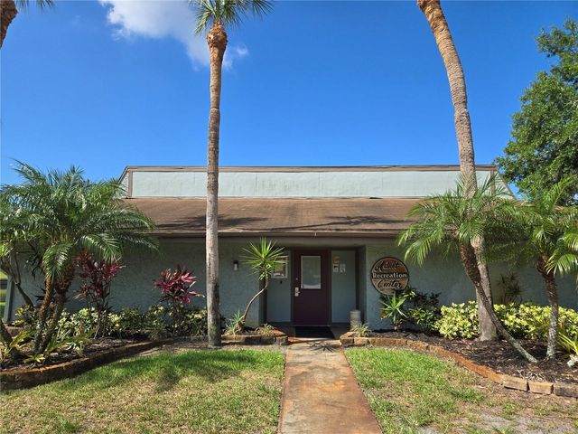 6305 NEWTOWN CIRCLE 5B4, Tampa, FL 33615
