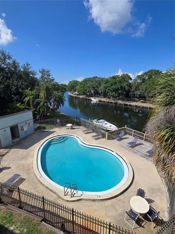 6305 NEWTOWN CIRCLE 5B4, Tampa, FL 33615