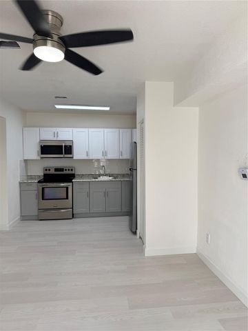 616 31st St B, West Palm Beach, FL 33407