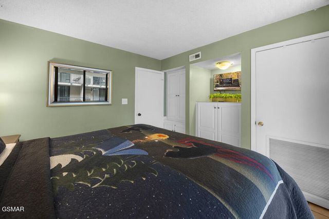 685 River Rd, Gatlinburg, TN 37738