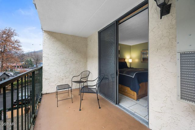 685 River Rd, Gatlinburg, TN 37738