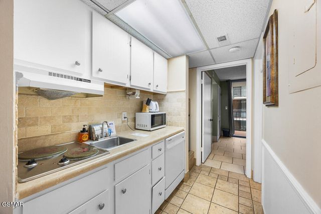 685 River Rd, Gatlinburg, TN 37738