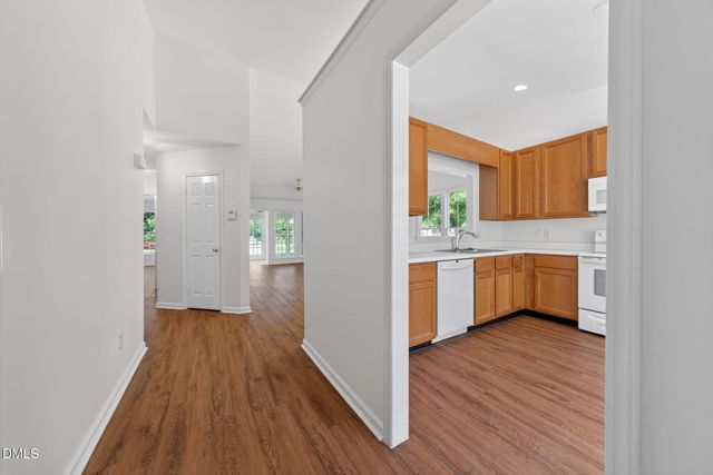 200 Lakewater, Cary, NC 27511
