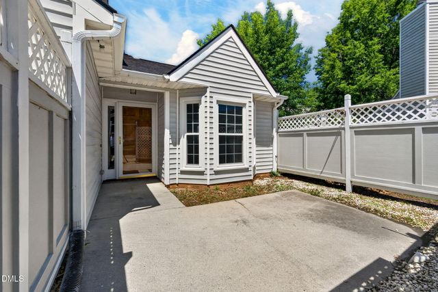 200 Lakewater, Cary, NC 27511