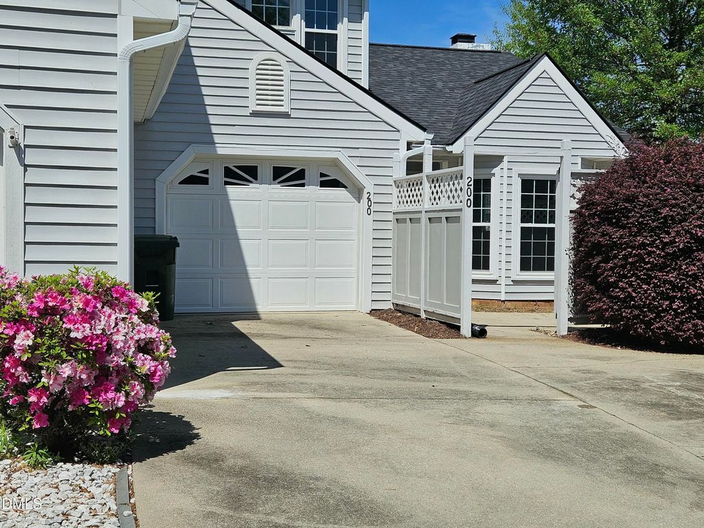 200 Lakewater, Cary, NC 27511