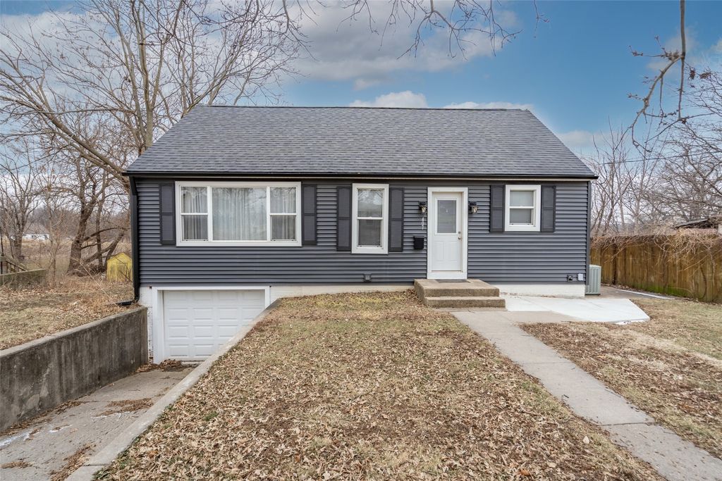 407 E Creston Avenue, Des Moines, IA 50315