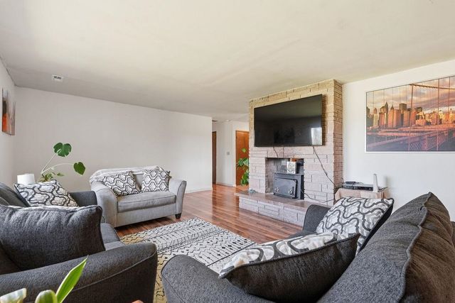 8010 W Melville Rd, Cheney, WA 99004