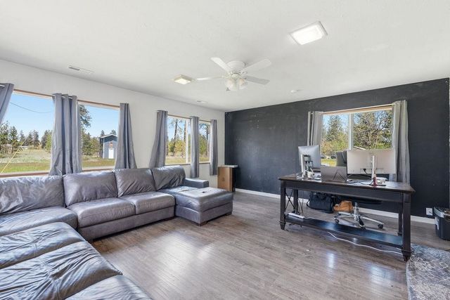 8010 W Melville Rd, Cheney, WA 99004