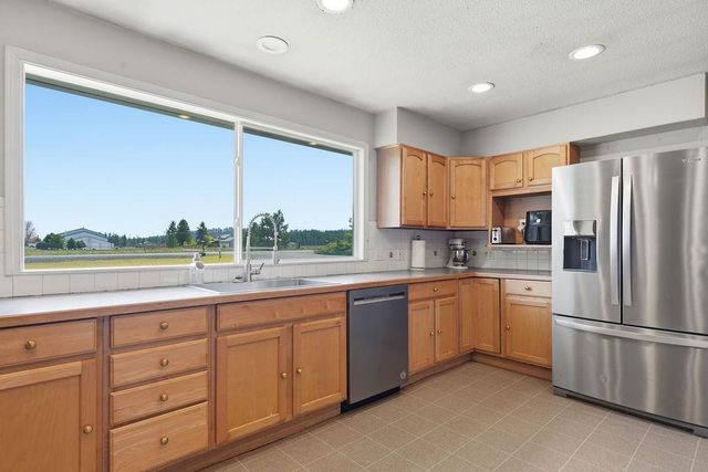 8010 W Melville Rd, Cheney, WA 99004