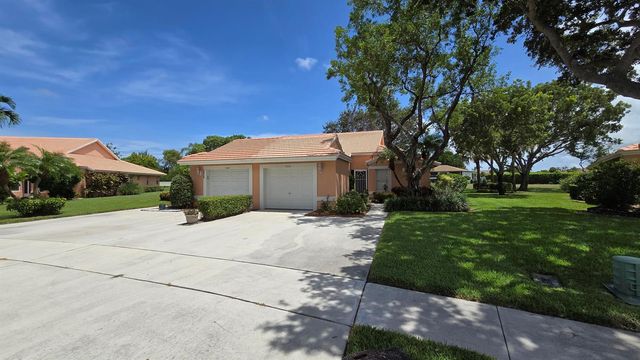 5622 Royal Lake Circle, Boynton Beach, FL 33437