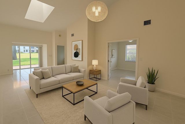 5622 Royal Lake Circle, Boynton Beach, FL 33437