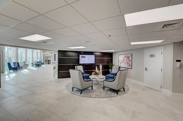 5622 Royal Lake Circle, Boynton Beach, FL 33437