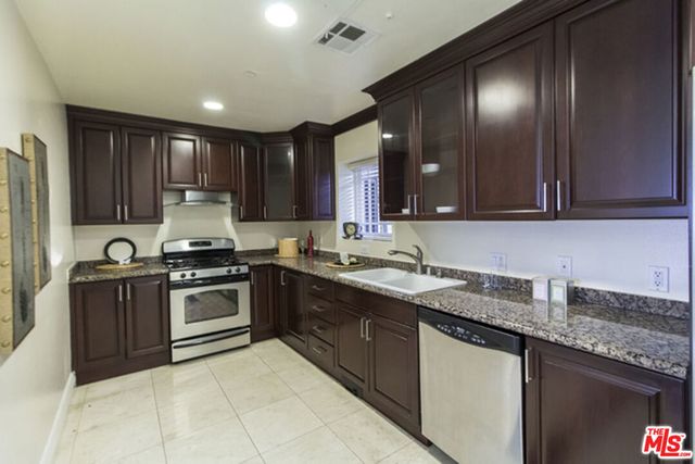 1043 S Kenmore Avenue 506, Los Angeles, CA 90006
