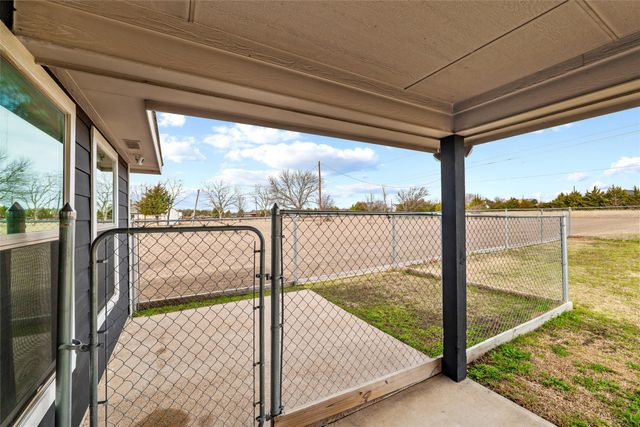 1547 Brookview Drive, Lancaster, TX 75146