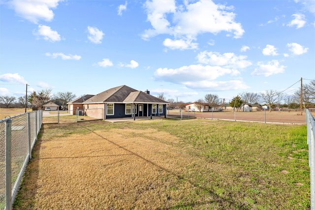 1547 Brookview Drive, Lancaster, TX 75146