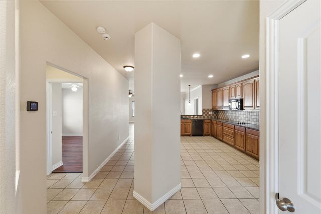 1547 Brookview Drive, Lancaster, TX 75146