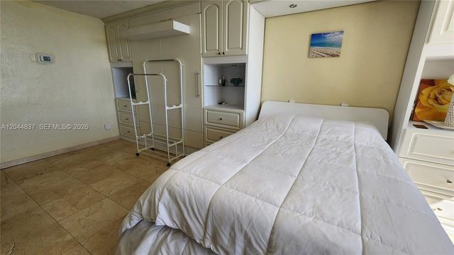 19201 E Collins Avenue 345, Sunny Isles Beach, FL 33160