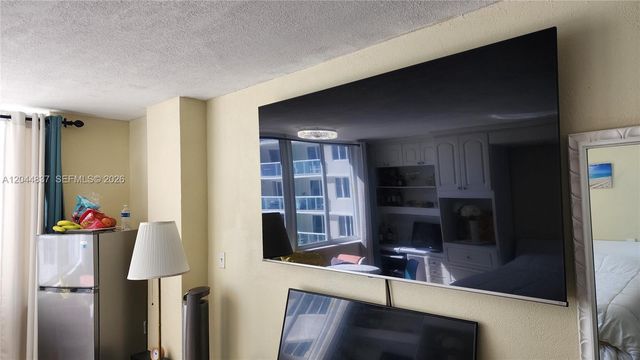 19201 E Collins Avenue 345, Sunny Isles Beach, FL 33160