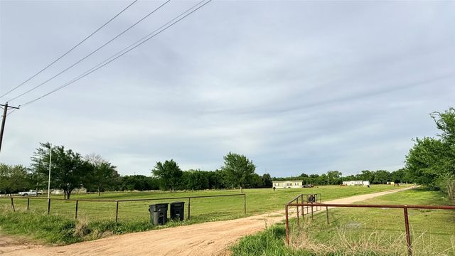 198 Railroad Drive, Mabank, TX 75156